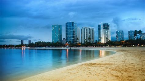 CITY BEACH .